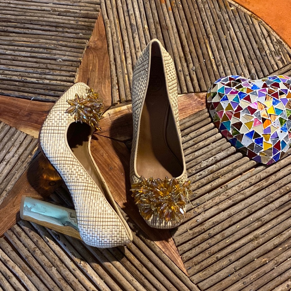Tory burch gold heels